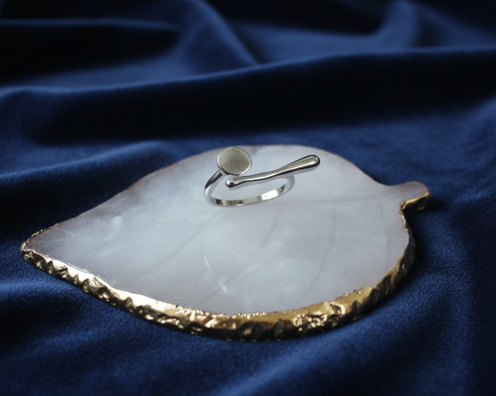 Minimal Open Circle Ring — Adjustable Modern Band